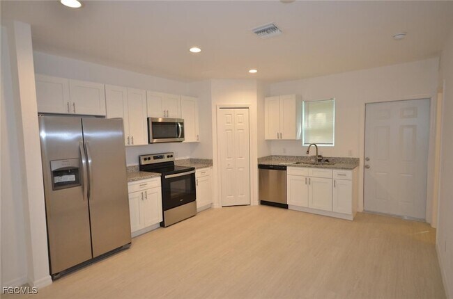 Building Photo - 3306 Bassie Ct