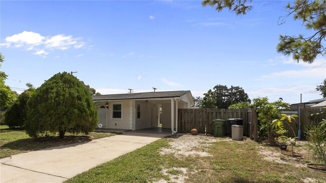 Primary Photo - 3202 W Rogers Ave
