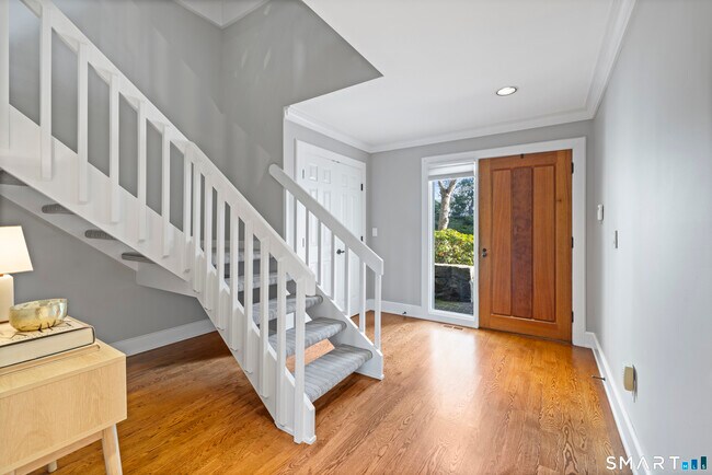 Building Photo - 1 Island Dr