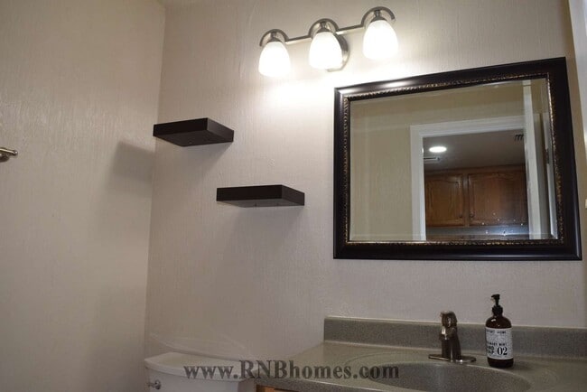 Building Photo - 1024 McRae Way