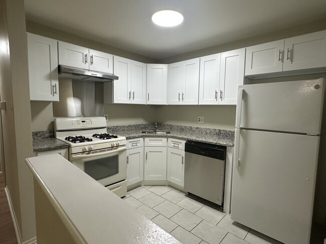 Building Photo - 1511 Woodhollow Dr