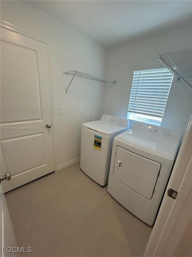 Building Photo - 4022 North Dr