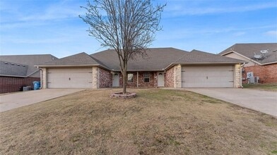 Building Photo - 3000 SW Windrift Ave