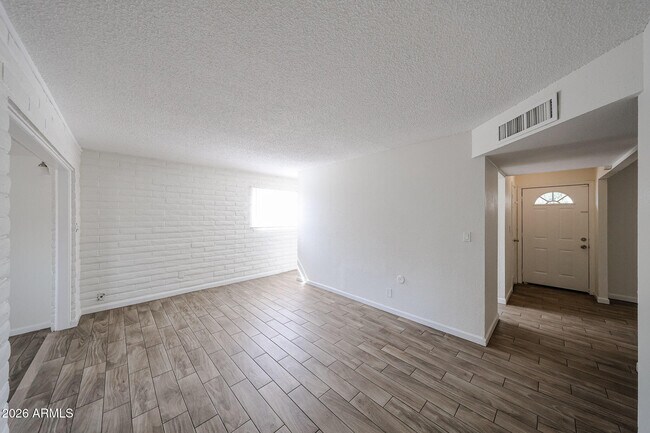Building Photo - 3119 W Country Gables Dr