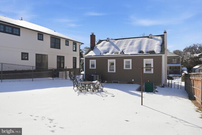 Building Photo - 1411 S Pollard St