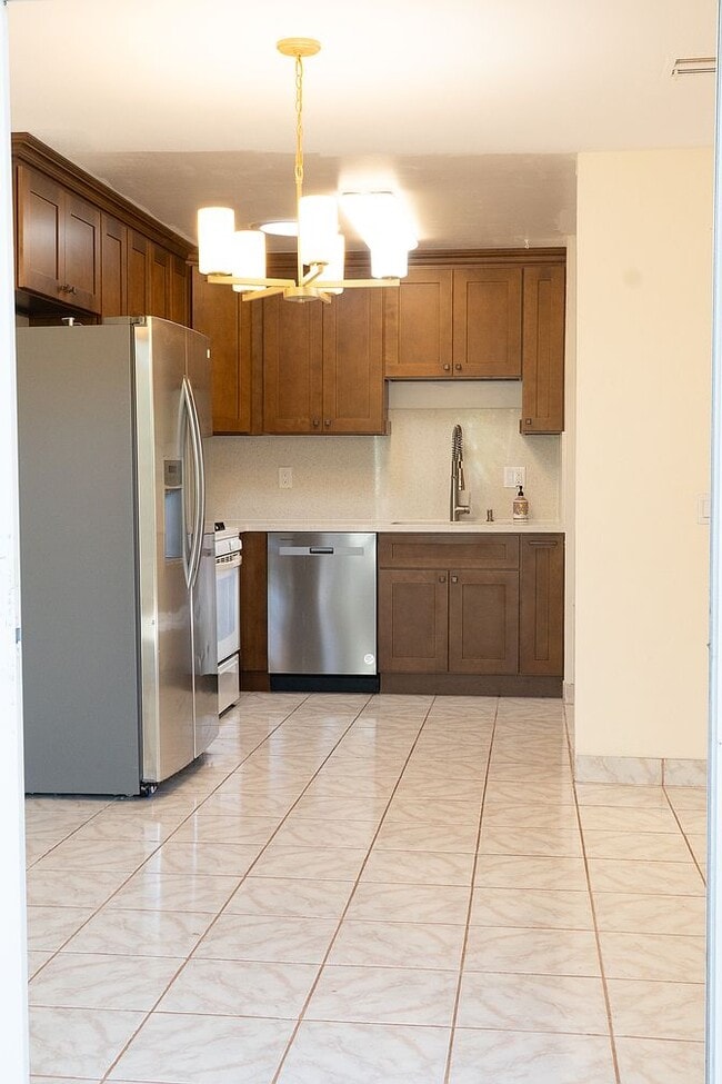 Building Photo - 120 Boggs Ct