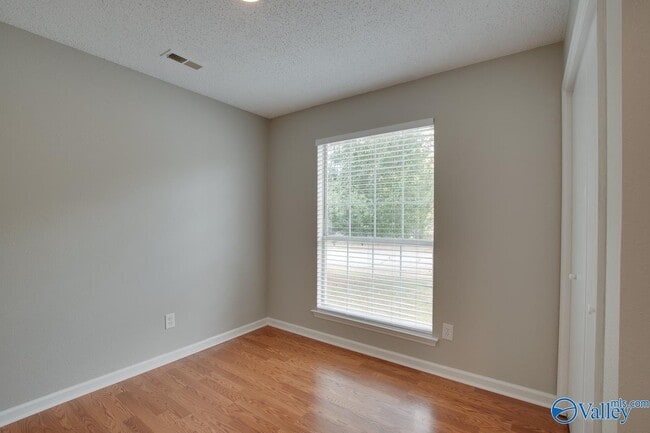 Building Photo - 118 River Oaks Dr