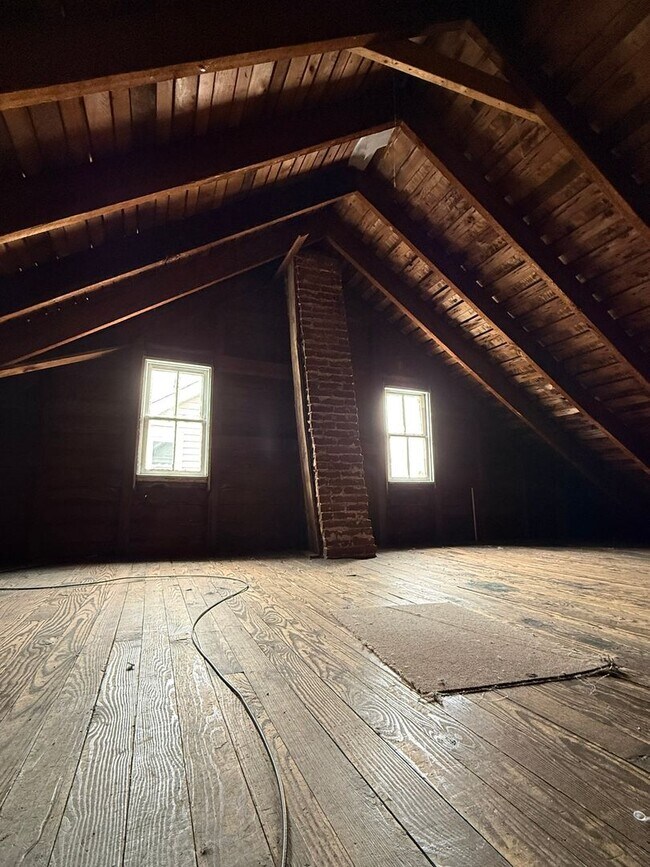 Building Photo - 344 E Park St