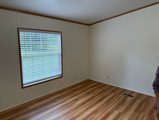 Building Photo - 5200 John Hall Rd