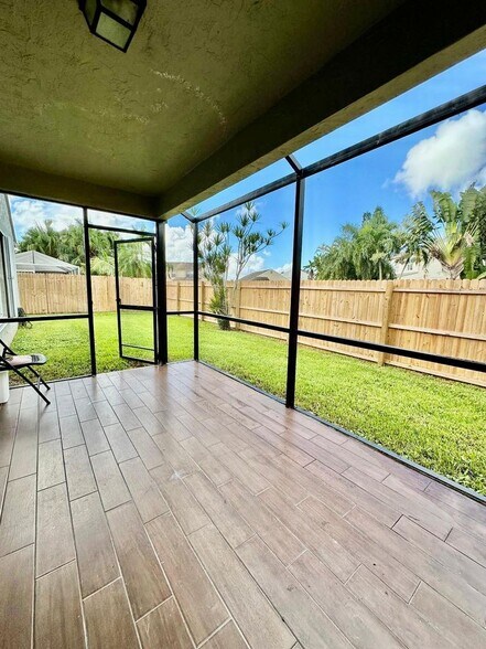 Building Photo - 22449 Middletown Dr