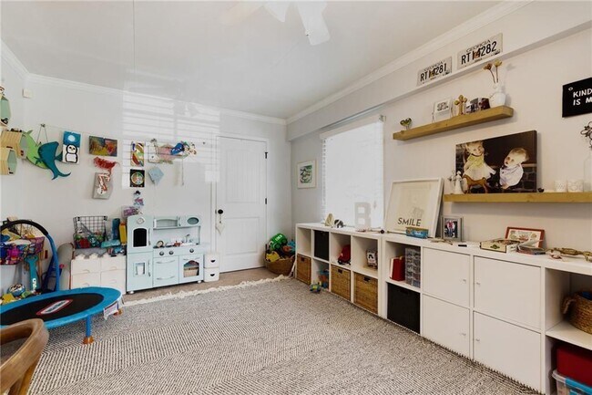 Building Photo - 2357 Cortez Way NE