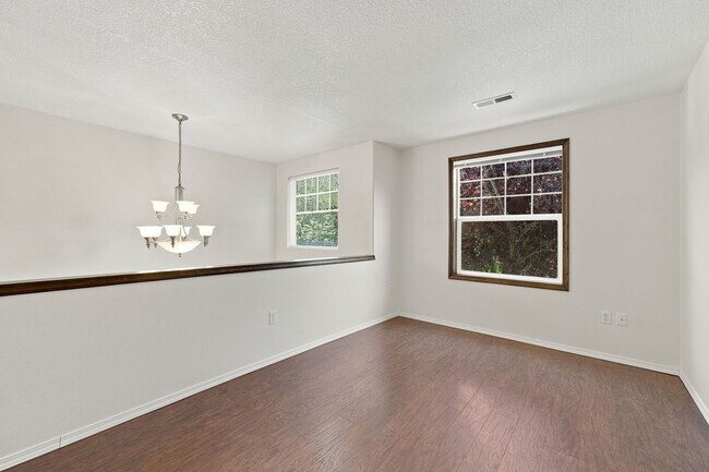 Building Photo - 931 56th St