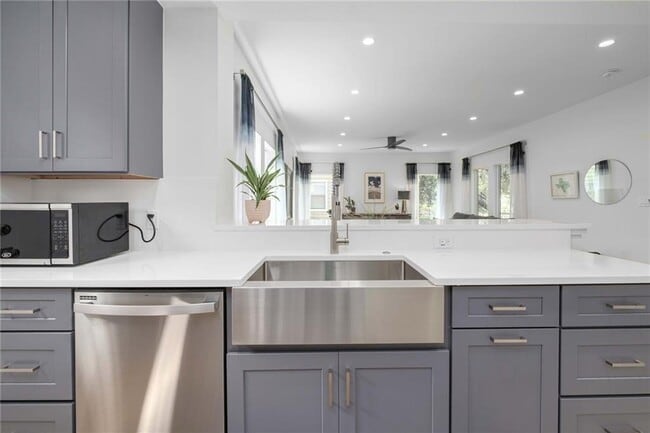 Building Photo - 1803 Bouldin Ave