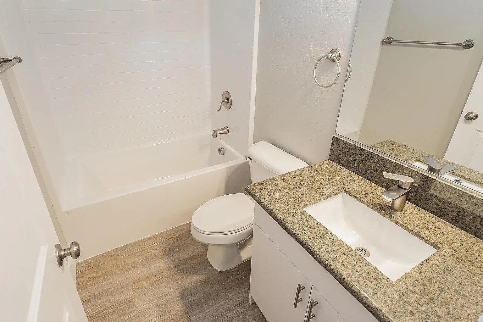 Building Photo - 1681 S Dandelion St