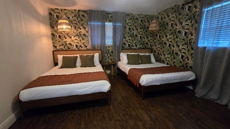 Building Photo - 5700 NE 20th Ave