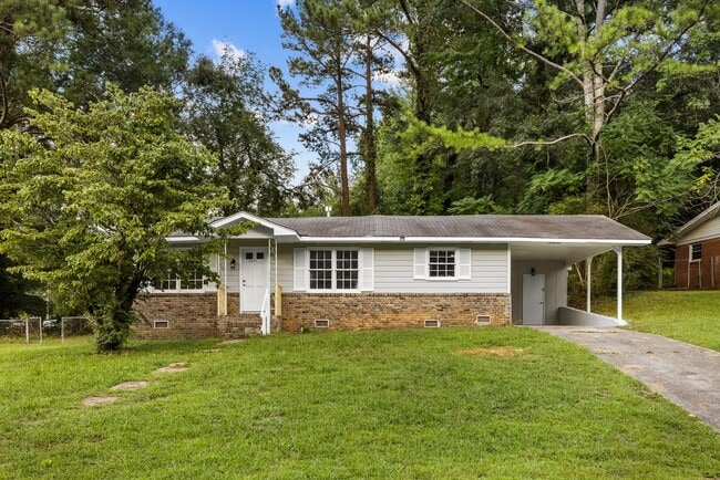 Building Photo - Charming 3 Bedroom, 2 Bathroom house