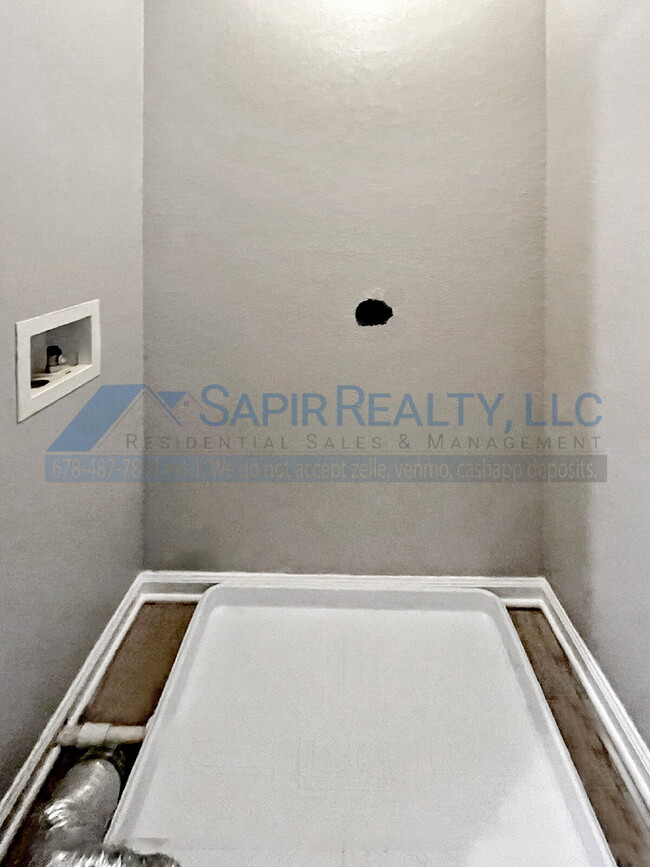 Building Photo - 7107 Brookview Way