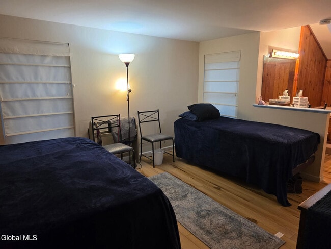 Building Photo - 13 Meadow Rue Pl