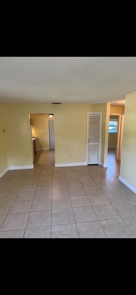 Building Photo - 1734 Gladys St