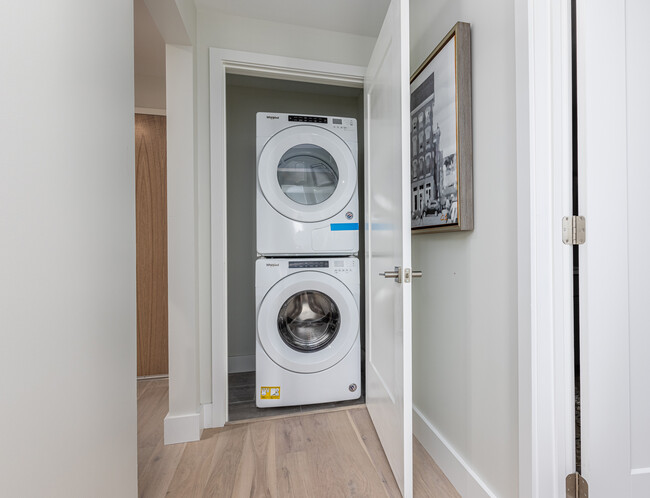 Full Size washer and dryer. - 383 Commercial St