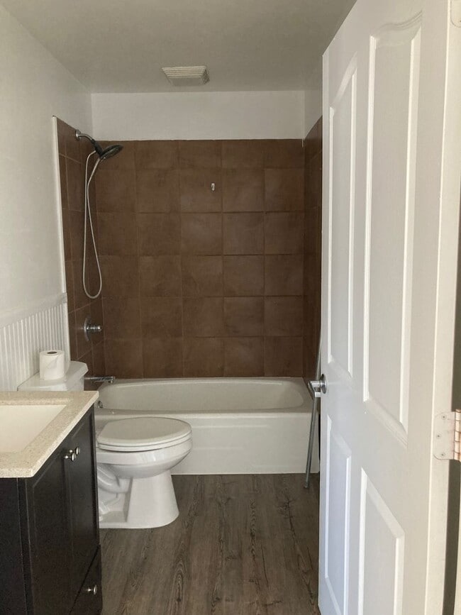 Building Photo - 2432 S 5th St W