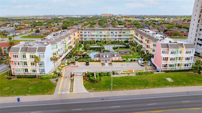 Building Photo - 7820 Seawall Blvd