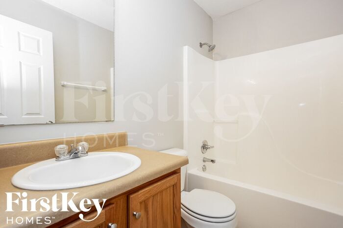 Building Photo - 10622 Deercrest Ln