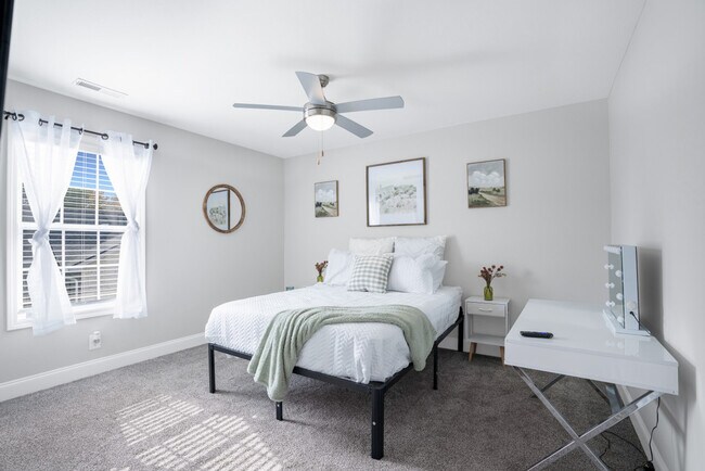 Building Photo - 156 Excell Rd