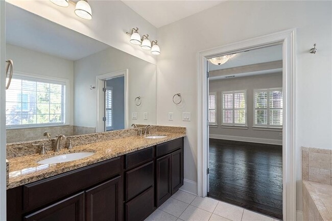 Building Photo - 2836 Broughton Ln SE