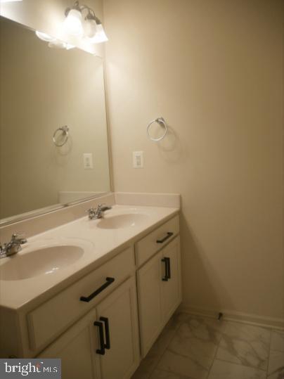 Building Photo - 2517 Drake Ln