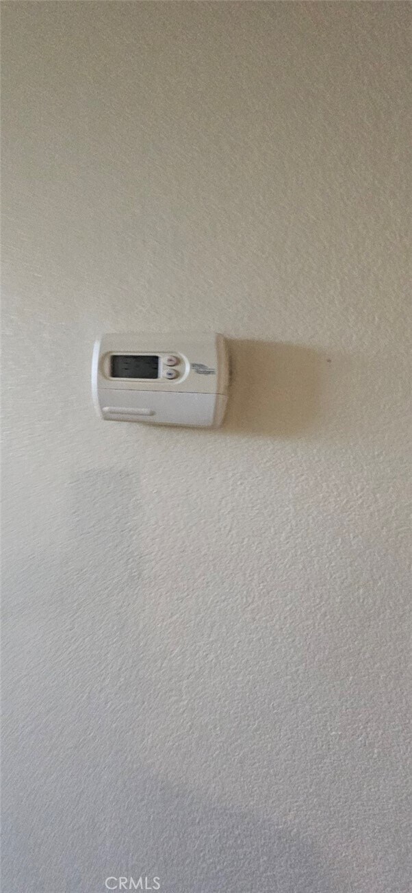 Building Photo - 611 E 75th St