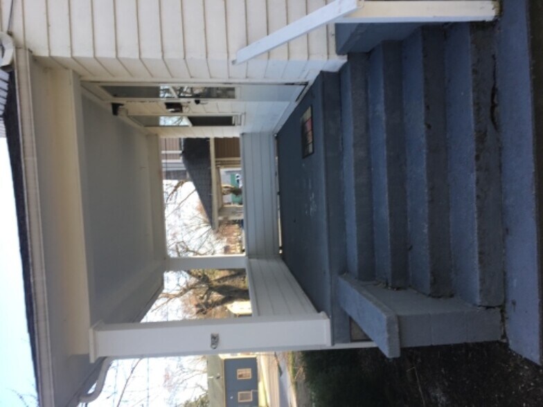 Building Photo - 343 N Grove St