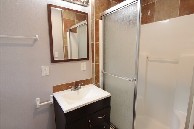 Building Photo - 7941 Longridge Dr