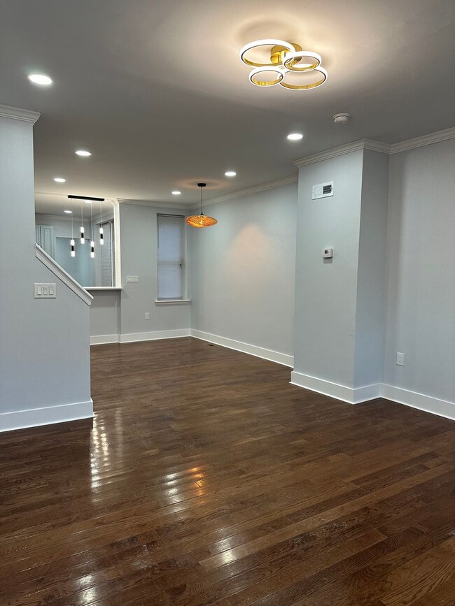 Building Photo - Newly Renovated 3Bedroom 1Bath Home Availa...