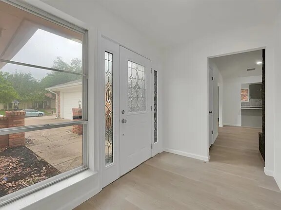 Building Photo - 4032 Aragon Dr