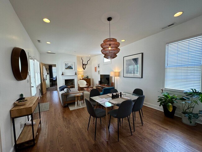 Building Photo - Charming Updated Three Bedroom Home Downtown