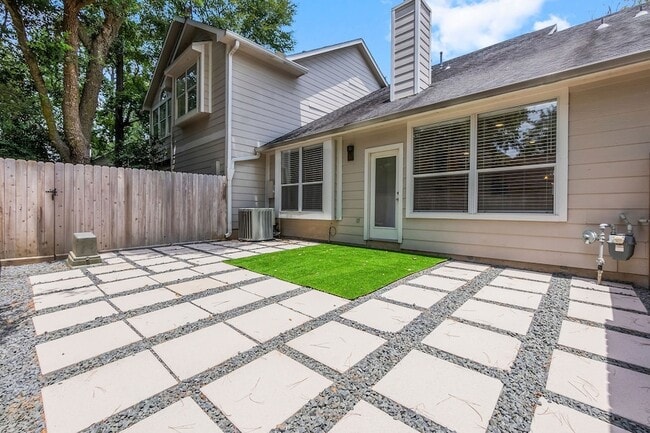 Building Photo - 72 S Piper Trace