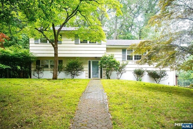 Primary Photo - 19 Dearborn Dr