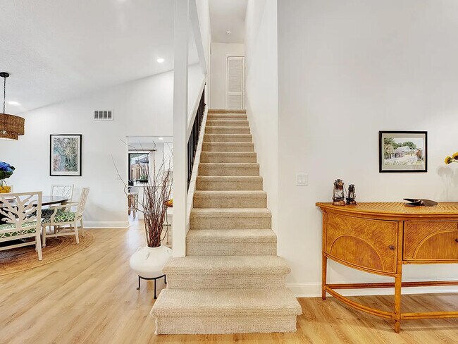 Building Photo - 1113 Rainwood Cir