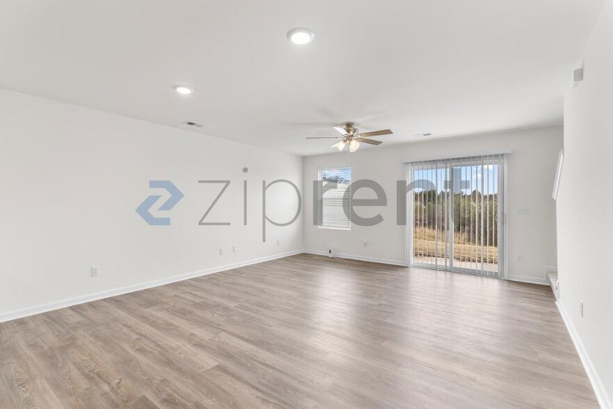 Building Photo - 1926 Tranquility Cir