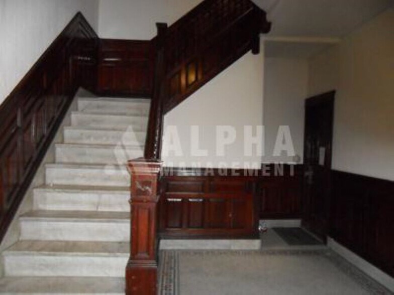 Building Photo - 16 Euston St