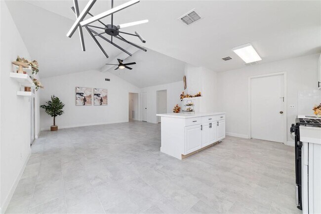 Building Photo - 12018 Troulon Dr