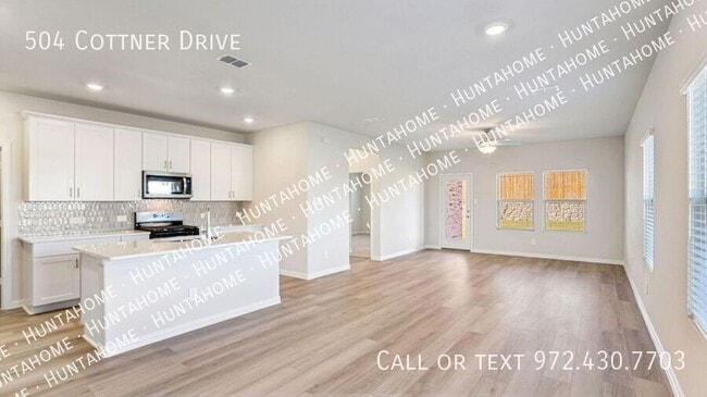 Building Photo - 504 Cottner Dr