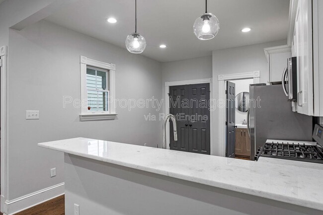 Building Photo - 2702 P St