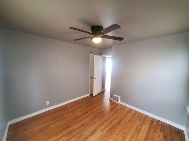 Building Photo - 2 Bedroom Single Family Ranch