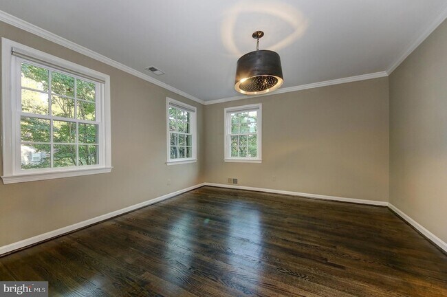 Building Photo - 4509 Tournay Rd