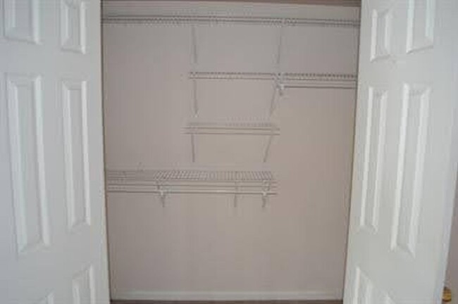 Building Photo - 4 Bedroom Townhome in Lynchburg