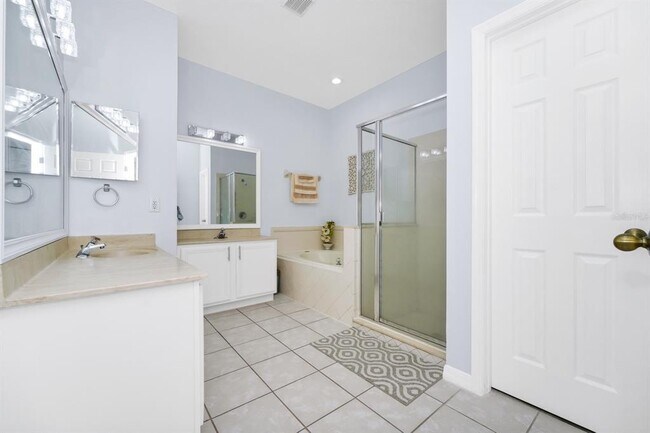 Building Photo - 9821 Bennington Chase Dr