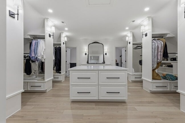 Building Photo - 959 Chestnut St