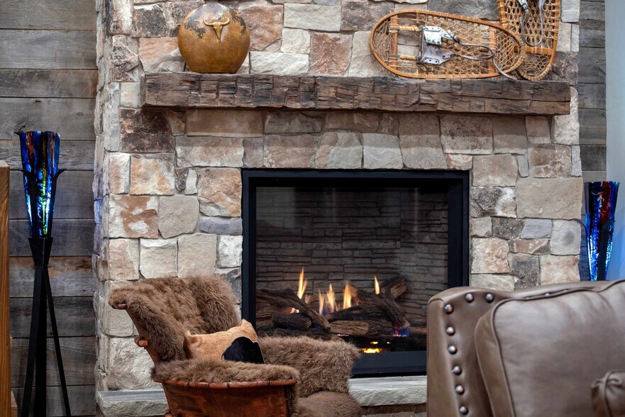 Building Photo - 3360 Alta Vista Dr